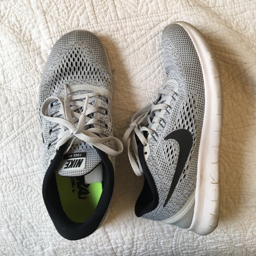 Nike free run grey and black! S8 FINAL DROP